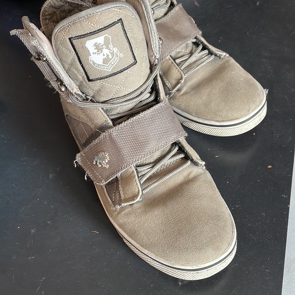 Size 9 VLADO high top shoes - Picture 2 of 14